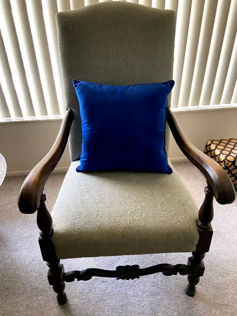 accent chair before